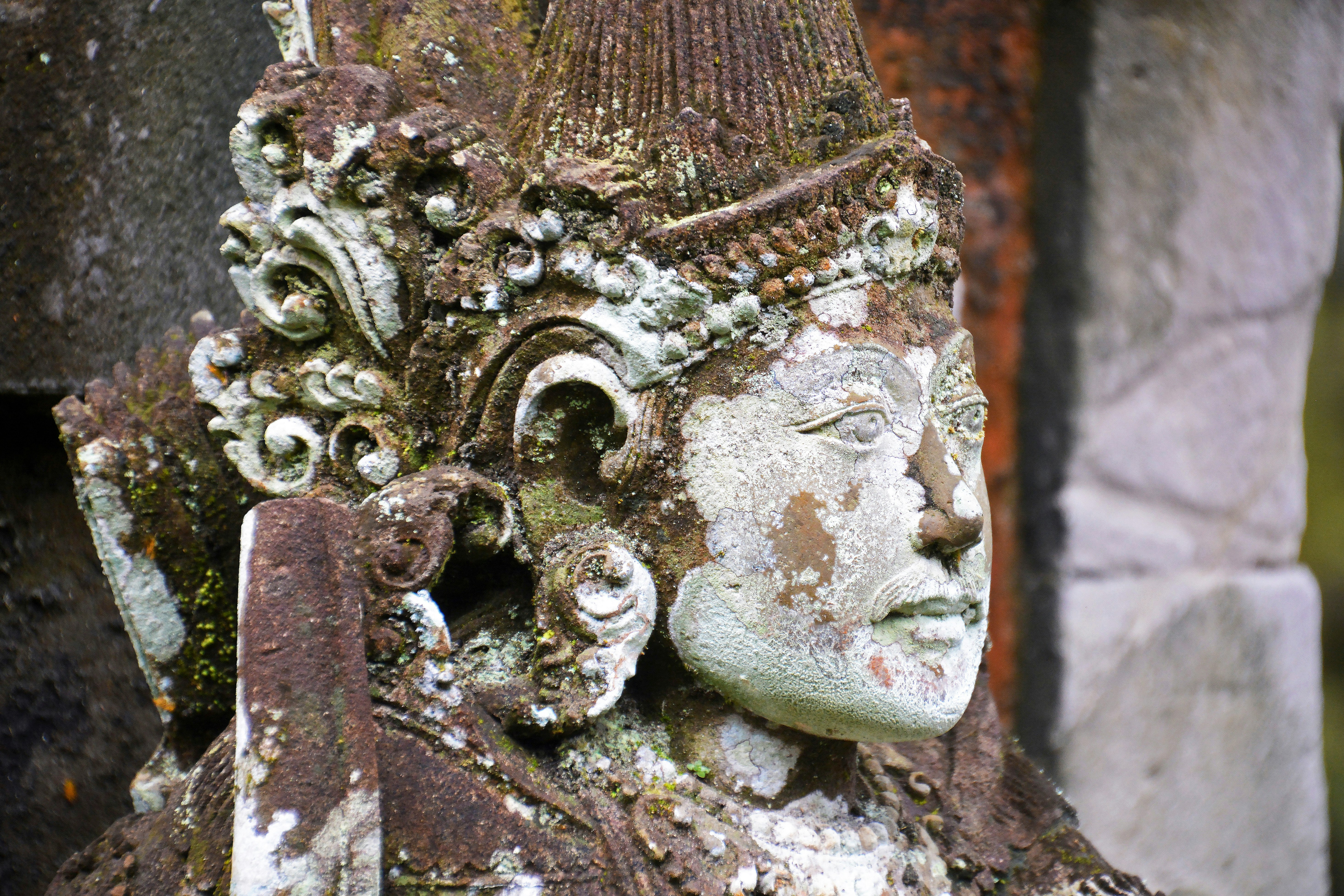 gray concrete statue of a man